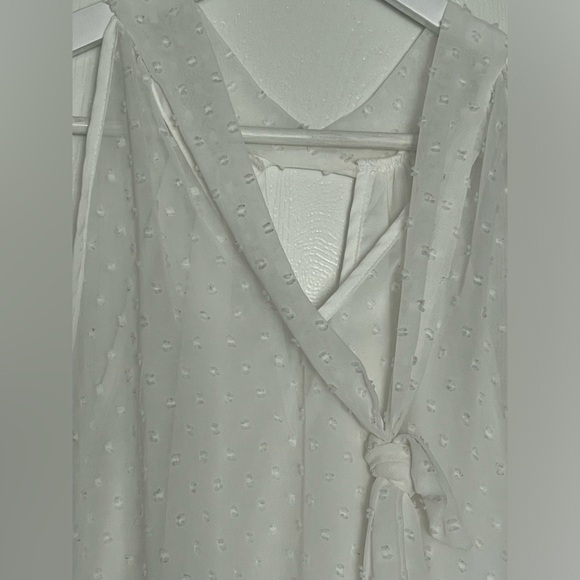 shein swiss dot cut out front halter neck blouse - Picture 8 of 9